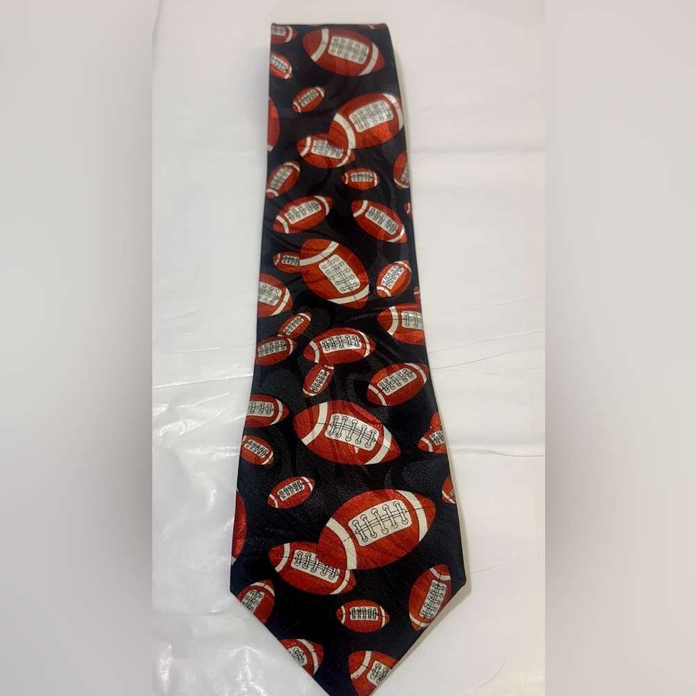 Beverly Hills Polo Club Mens Necktie Novelty Football Sports‎ Theme Black Brown